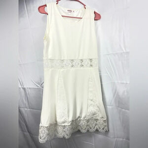 Pakula White lacy knee length dress size M